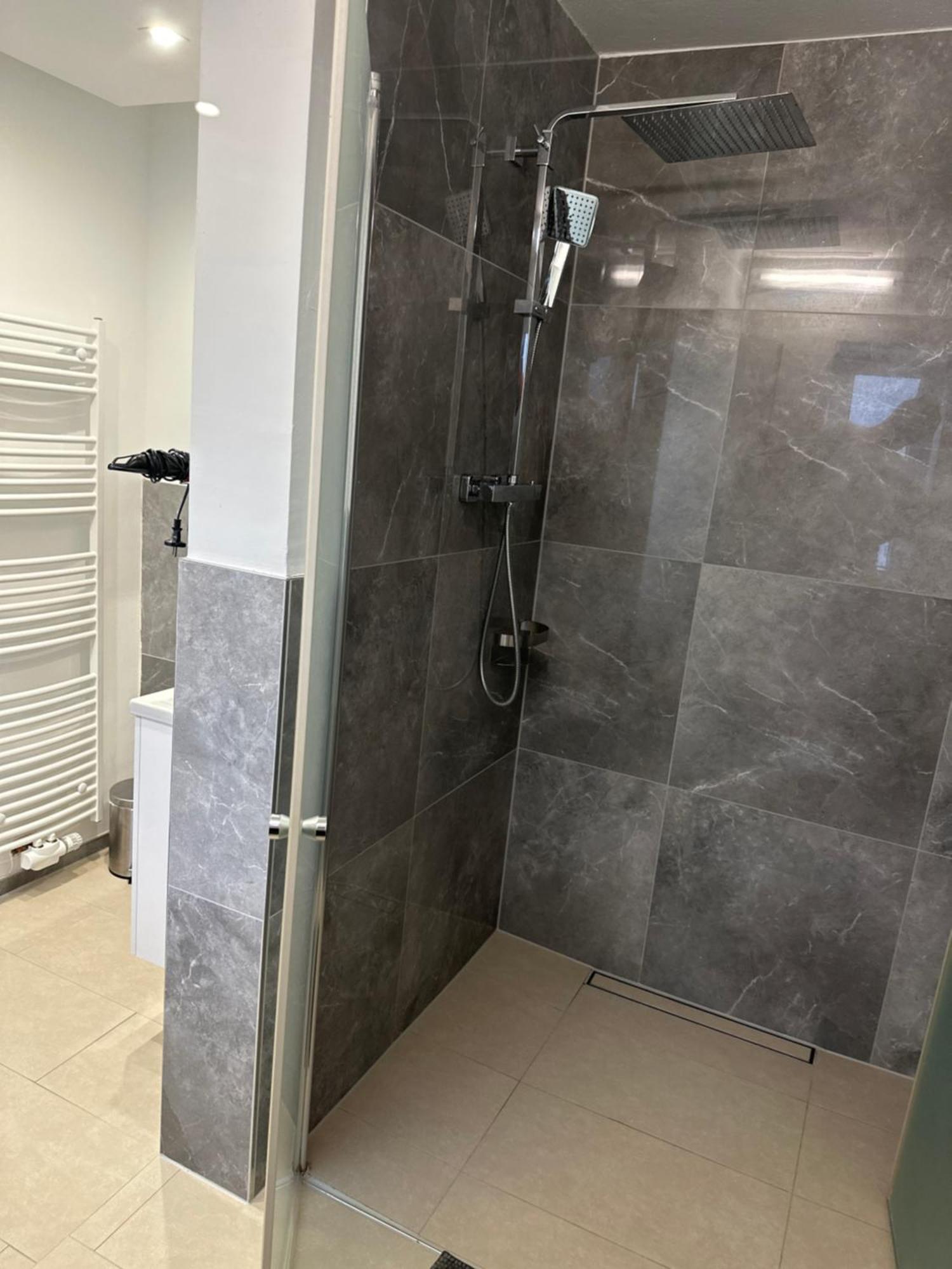Hotel Bouzid - Laatzen Dış mekan fotoğraf