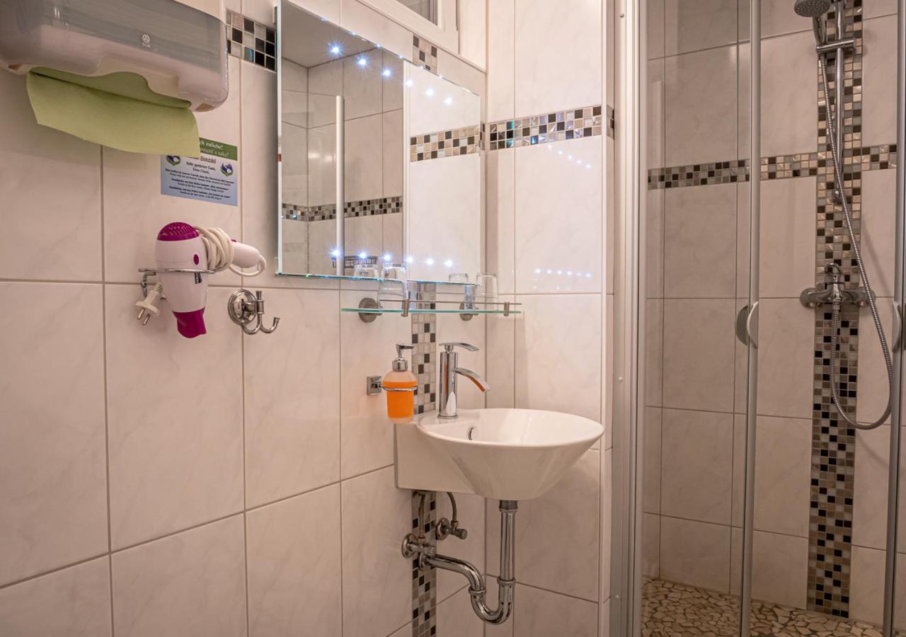 Hotel Bouzid - Laatzen Dış mekan fotoğraf
