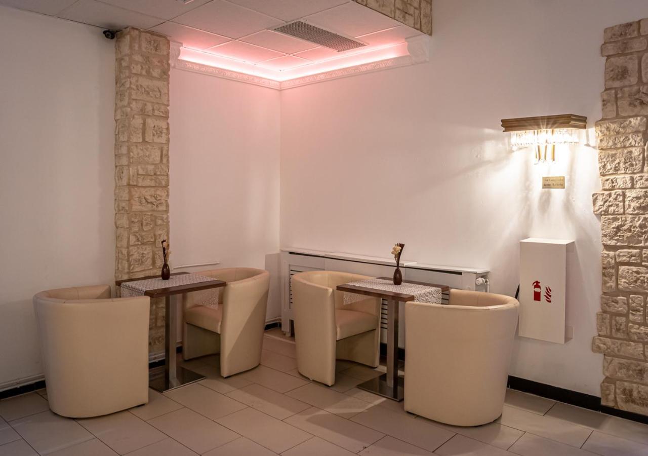 Hotel Bouzid - Laatzen Dış mekan fotoğraf